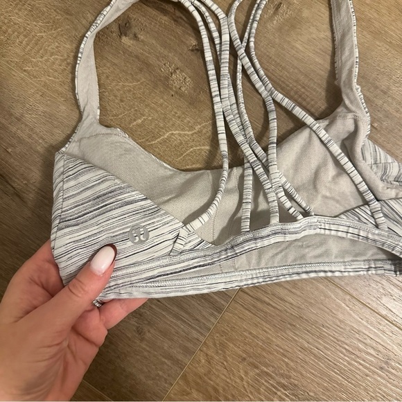 Lululemon Free To Be Zen Sports Bra Space Dye Camo White Silver Size 4 Women’s - Picture 5 of 7